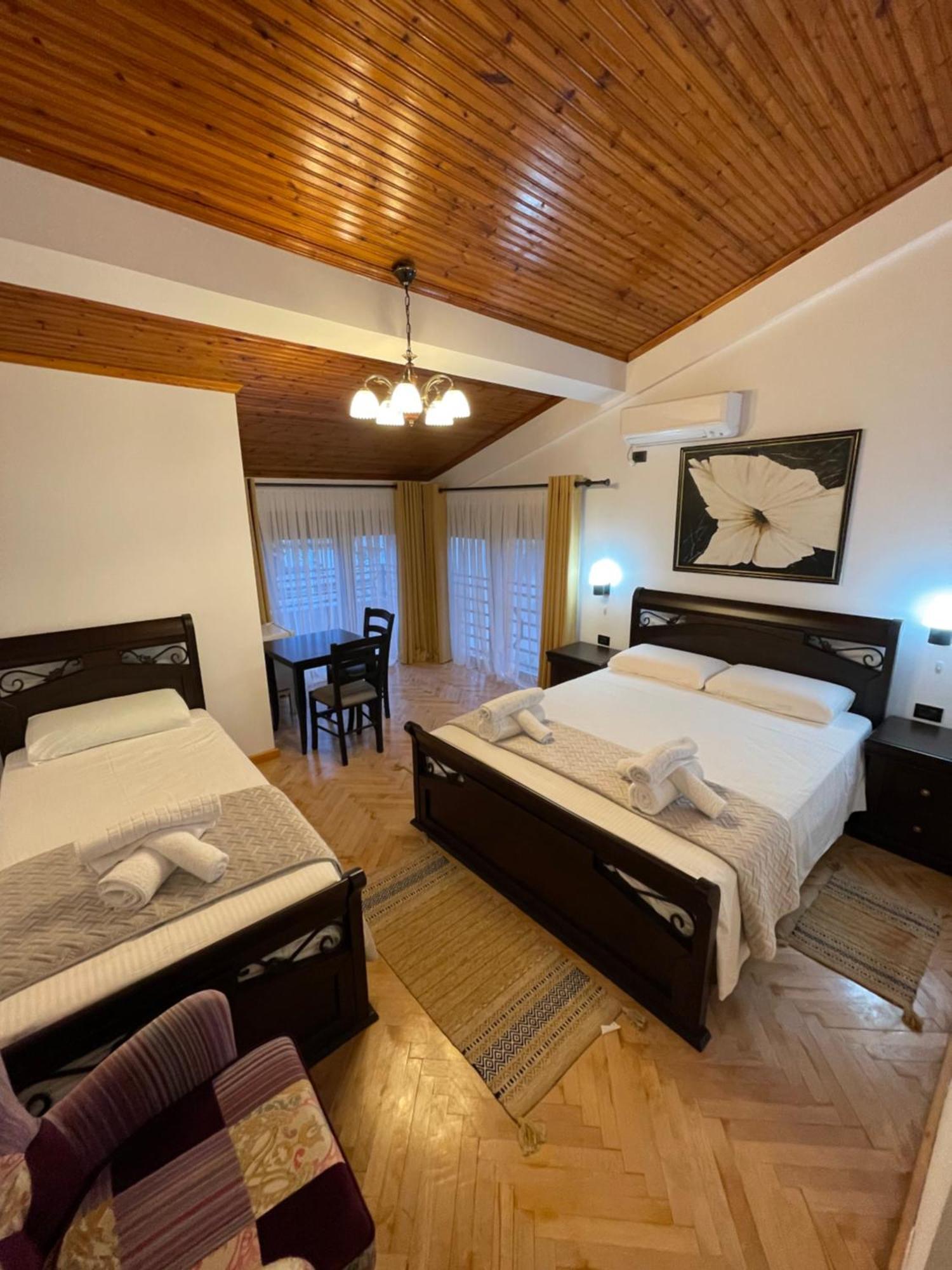 Vila At Berat Exterior foto